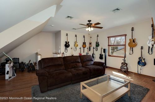 6 Cedar Ct, Jackson Twp NJ  08527-1161 exterior