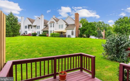 7772 Cross Creek Cir, Breinigsville PA  18031-1317 exterior