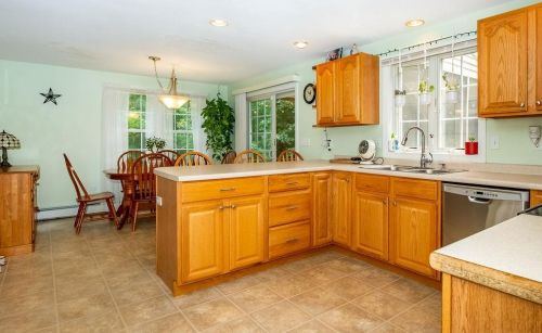 15 Chabot St, Somersworth NH  03878-1302 exterior