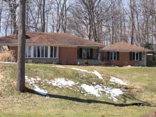 2574 Fangboner Rd, Fremont, OH 43420-8916