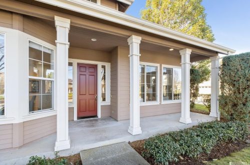 600 Landmark Ln, Redwood City CA  94065-2888 exterior