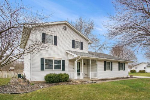 50745 Park Ln, Granger, IN 46530-8978