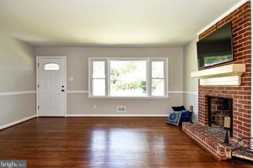 8913 Lagrange St, Lorton VA  22079-1626 exterior