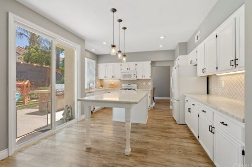 43014 Camino Caruna, Temecula CA  92592-3787 exterior