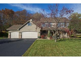 1620 Blackhawk Lake Dr, Saint Paul, MN 55122-1246