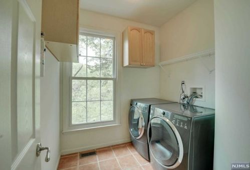 44 Hunters Run, Oakland NJ  07436-2344 exterior