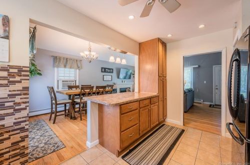 4 Riverview Rd, Uncasville CT  06382-1914 exterior