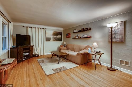 857 4th Ave, South Saint Paul MN  55075-3011 exterior