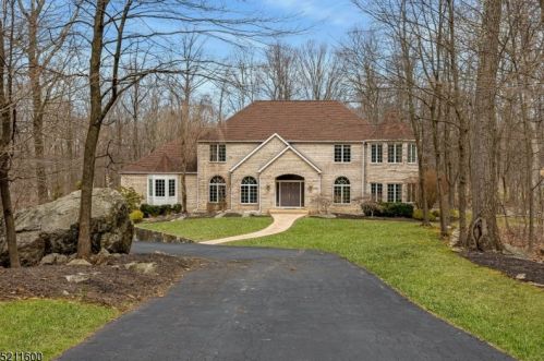 9 Natale Dr, Sparta NJ  07871-3032 exterior