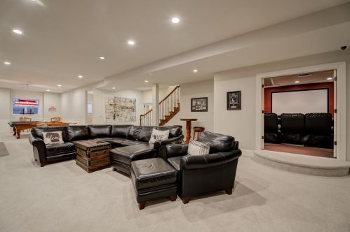 1410 Bristlecone Dr, Chenequa WI  53029-8653 exterior