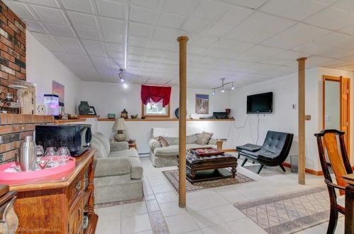 45 Orlando Dr, South Kingstown RI  02882-4416 exterior
