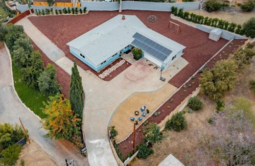 1011 Valley Crest Dr, Vista, CA 92084-6613