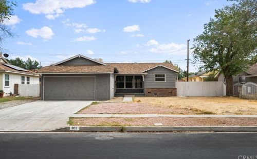 802 Avenue, Lancaster CA 93536 exterior
