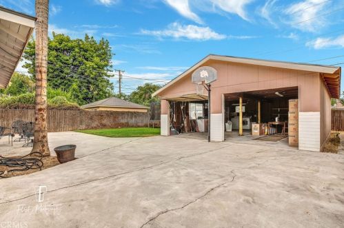 2512 3rd St, Bakersfield CA 93304-2521 exterior