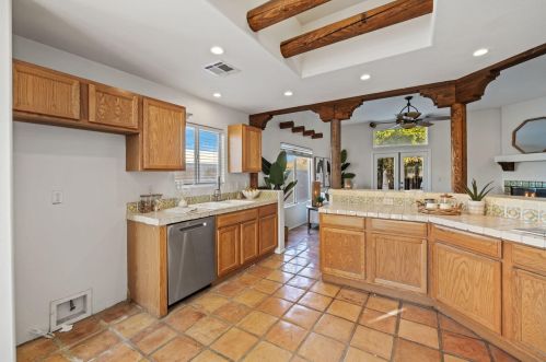 54450 Avenida Alvarado, La Quinta CA  92253-3690 exterior