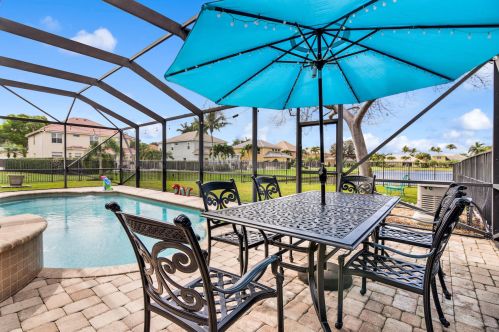 7219 Serrano Ter, Delray Beach FL  33446-2200 exterior