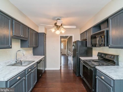 2836 Flagmaker Dr, Falls Church VA  22042-2203 exterior