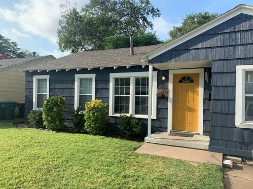 4733 Calmont Ave, Fort Worth TX  76107-5423 exterior