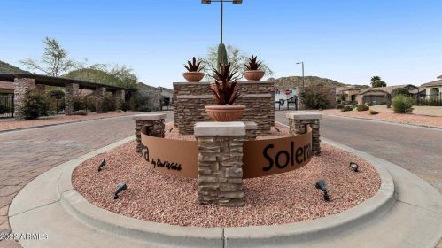584 Twin Peaks Pkwy, San Tan Valley AZ  85143-5828 exterior
