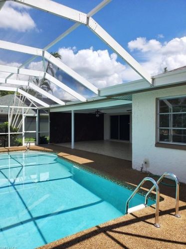 1941 37th St, Cape Coral, FL 33904-5076