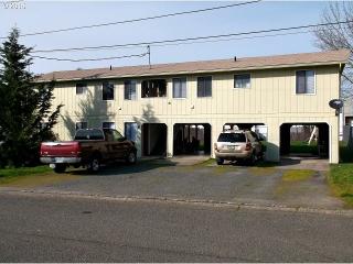 73 Jorgen St, Winston, OR 97496-8597