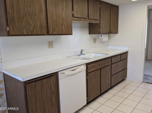 10238 Gulf Hills Dr, Sun City, AZ 85351-1601