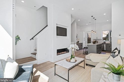 2219 Hope St, Philadelphia PA  19133-3723 exterior