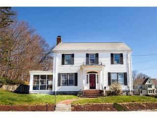 15 Myrtle Ave, Ansonia, CT 06401-3136