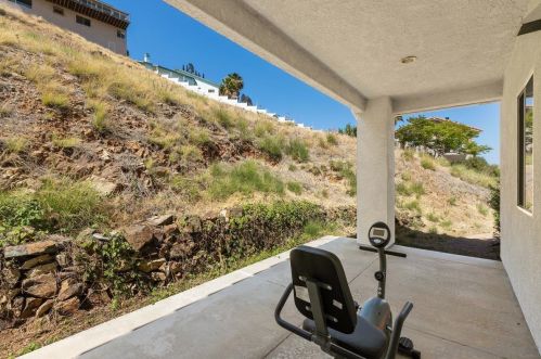 3217 Fairway Dr, La Mesa CA  91941-8049 exterior