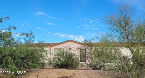 9285 Honeysuckle Farm Trl, Tucson, AZ 85735-2097
