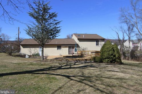 916 Susan Cir, West Enola PA  17025-1830 exterior