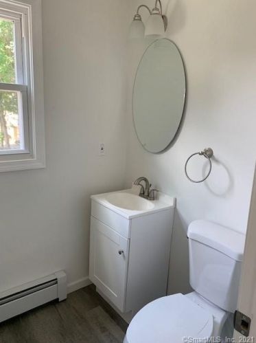 34 Norman St, Manchester CT  06040-6114 exterior