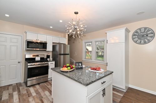 4902 Hoyt Pl, Milwaukee WI  53216-2331 exterior