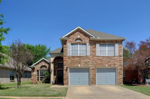 6016 Portridge Dr, Fort Worth, TX 76135-1822