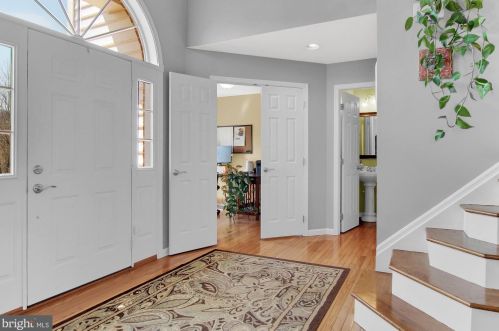975 Overlook Dr, Hummelstown, PA 17036-8778