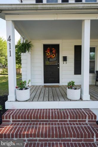 411 6th St, Laurel DE  19956-1363 exterior