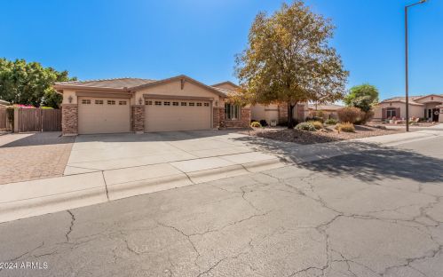 13227 Palo Verde Dr, Litchfield Park AZ  85340-7372 exterior