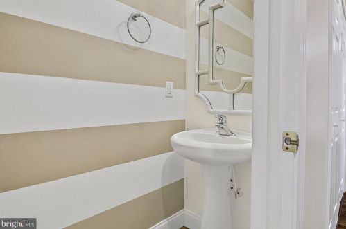 65 Patience Ln, Ephrata PA  17522-9157 exterior