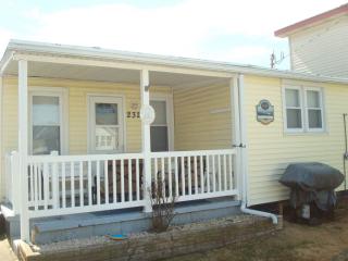 232 Juniper Ave, Wildwood Crest, NJ 08260-2408