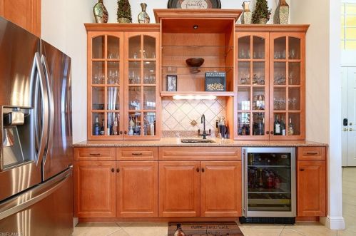 10218 Avonleigh Dr, Bonita Springs FL 34135-7059 exterior