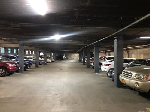 290 Collins Ave, Mount Vernon NY  10552-1734 exterior