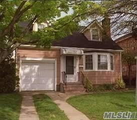 231 Juanita Ave, Freeport, NY 11520-4101