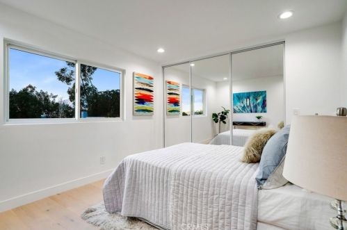 3811 Karen Lynn Dr, Glendale CA  91206-1219 exterior