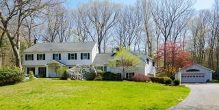 206 Haviland Ln, Stamford CT  06903-3336 exterior