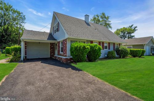 34 Spindletop Ln, Willingboro NJ  08046-1417 exterior