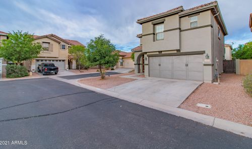 3642 Constitution Dr, Gilbert AZ  85296-8239 exterior