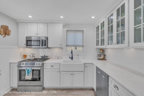 1817 Greenwood Ter, Belmar NJ 07719-2912 exterior