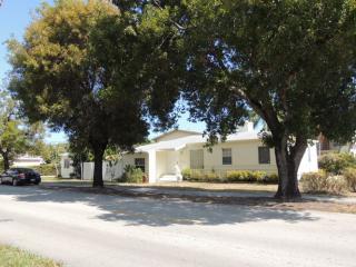 915 17th Ave, Hollywood, FL 33020-3607