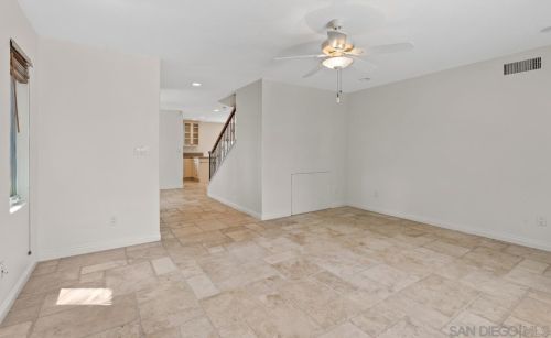 955 Agate St, San Diego CA  92109-1175 exterior