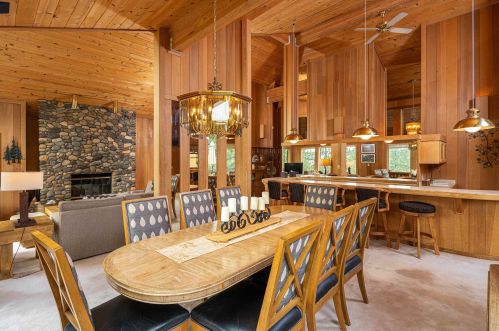 357 Skidder Trl, Truckee CA 96161-3929 exterior